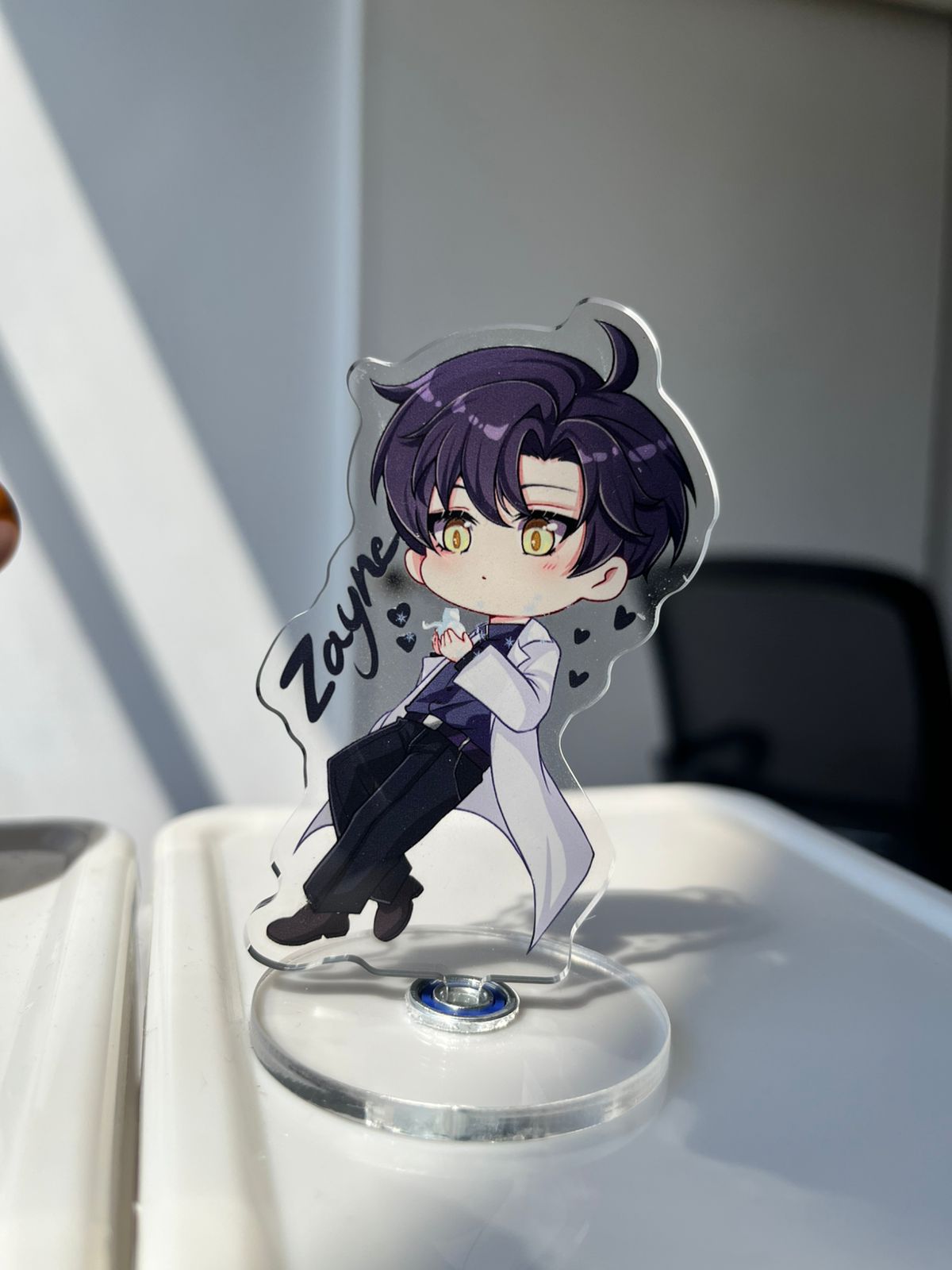 Zayne Rotating Acrylic Stand