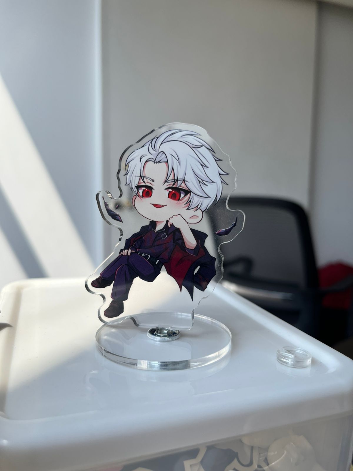 Sylus Rotating Acrylic Stand